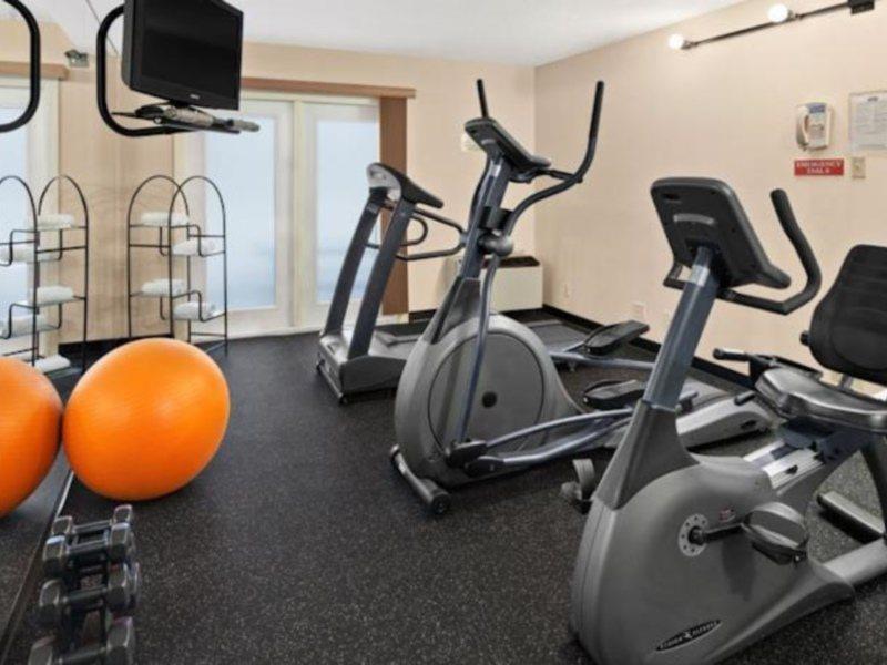 Travelodge Suites By Wyndham Moncton Zewnętrze zdjęcie